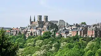 Vue de l'église dans la ville.