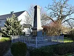 Le monument aux morts.