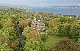 Vue aérienne de la façade Ouest de la Villa Perrot.