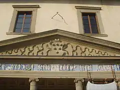 Portique néoclassique d'une villa Renaissance