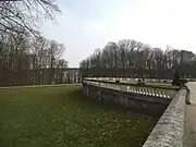 Jardin français avec le viaduc