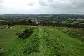 Vue depuis le mont Doville sur la chapelle Notre-Dame-de-Bon-Secours