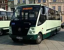 photographie d'un minibus du réseau de transport en commun à Wągrowiec
