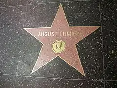 Auguste et Louis Lumière, parmi les rares Français honorés au Walk of fame d'Hollywood.