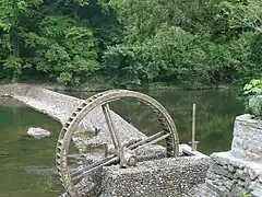 Roue à aubes d'un moulin, Jianxi (Chine).