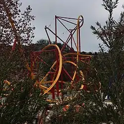 Wonder Woman Golden Lasso Coaster en cours de construction en décembre 2017.