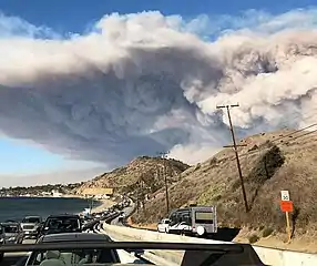 Le 9 novembre, l'incendie de Woolsey atteint Malibu.