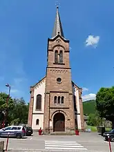 L'église catholique Saint-Jacques-le-Majeur.
