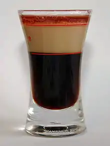 Un verre où les couleurs sont bien séparées.